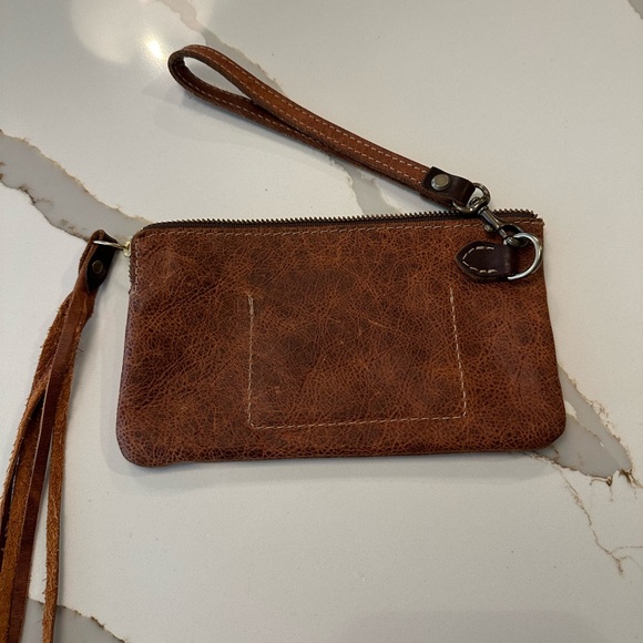 Overland Leather Wristlet- Like New - Picture 3 of 12